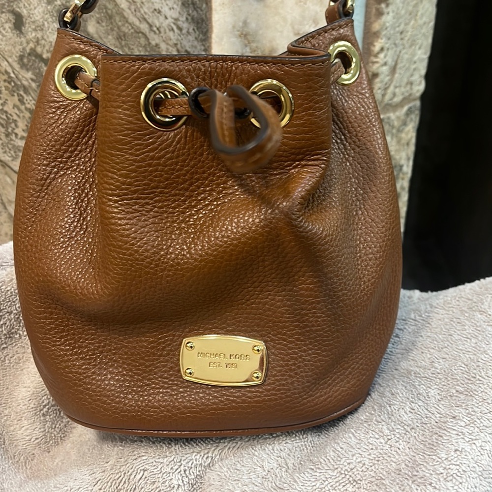 Michael kors barrel purse